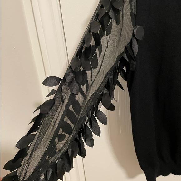 Qed london Chic Black Sweater with see throught Leafy Sleeves size medium - Picture 4 of 6